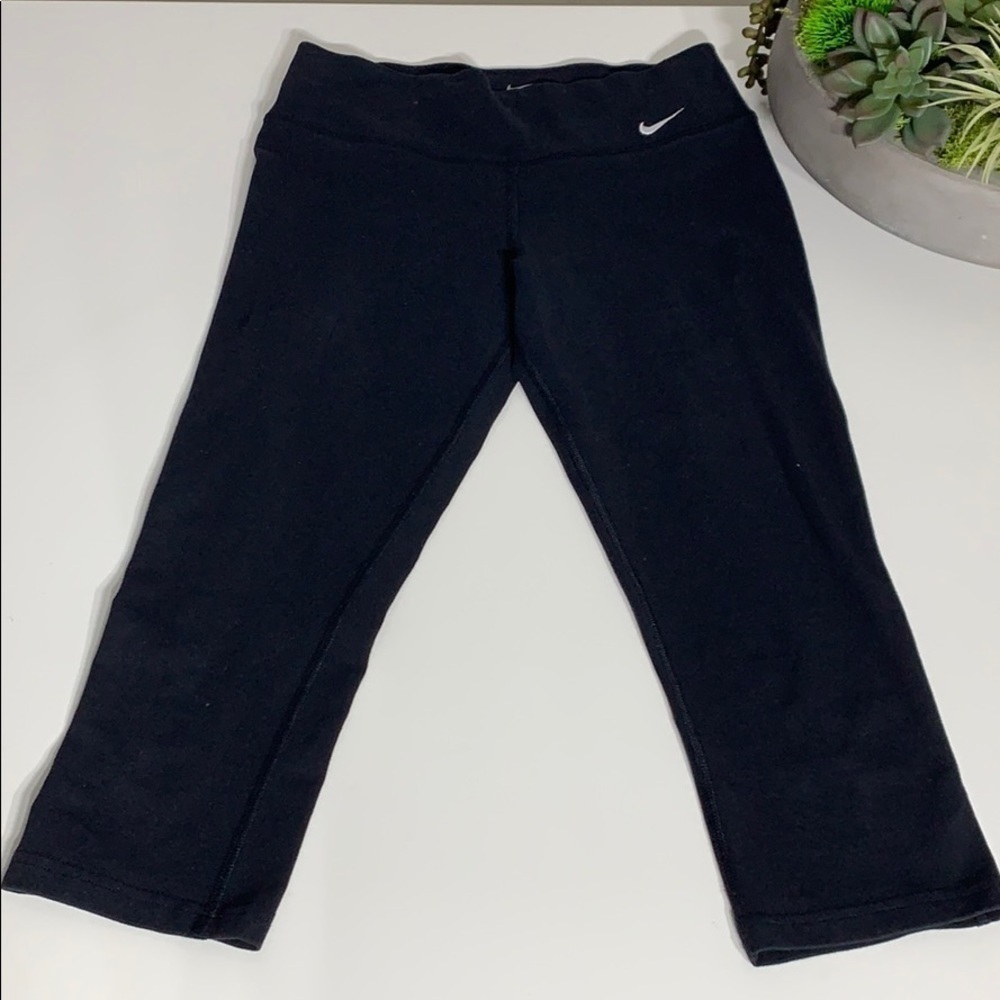 Nike classic solid Black Cropped Athletic Legging work out yoga pants small